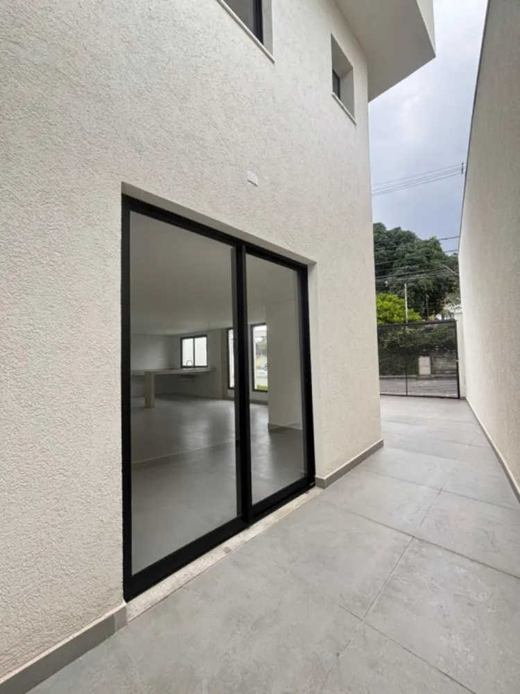 Casa, 3 quartos, 232 m² - Foto 1