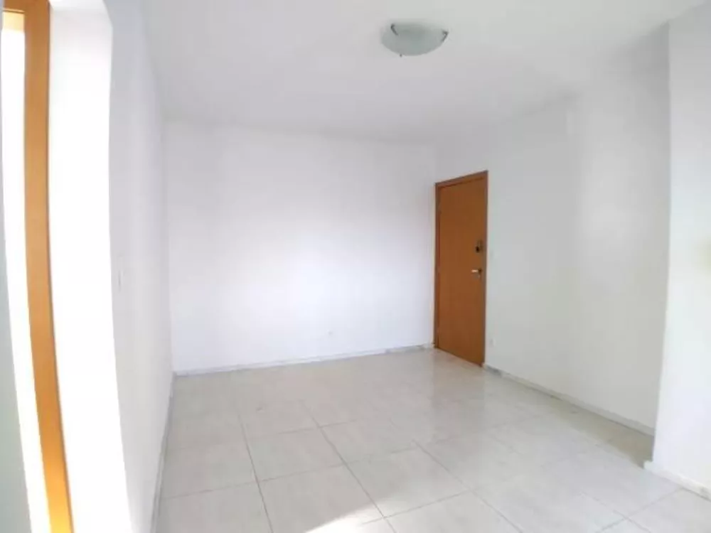 Apartamento à venda com 2 quartos, 77m² - Foto 4