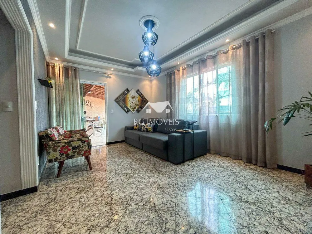 Casa, 3 quartos, 261 m² - Foto 1