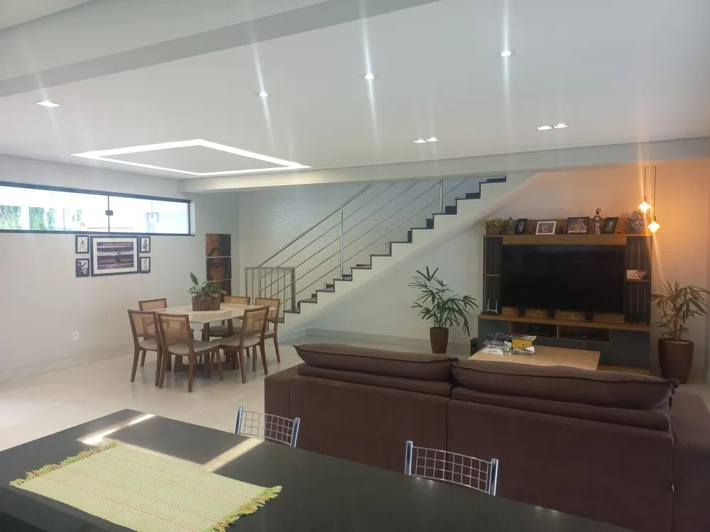 Casa, 3 quartos, 255 m² - Foto 2