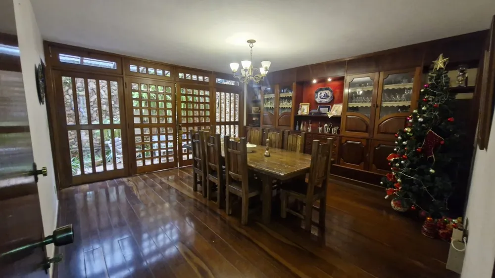 Casa, 4 quartos, 318 m² - Foto 2