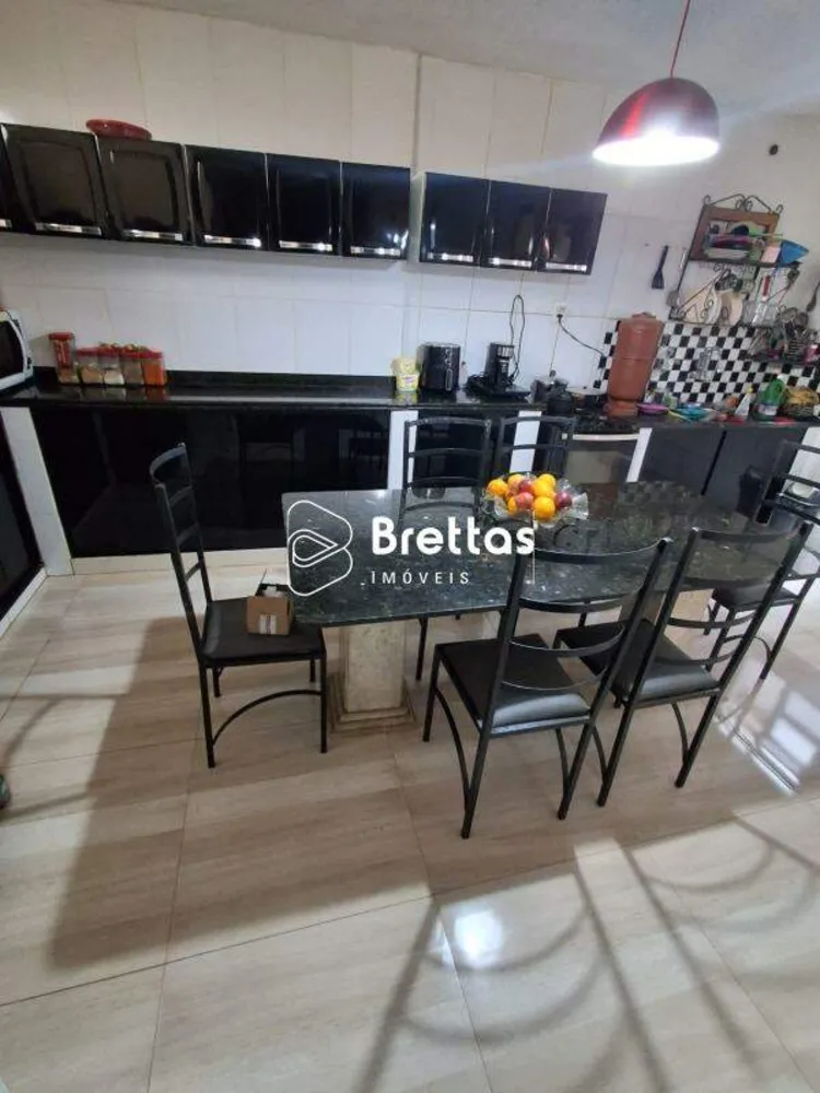 Casa, 6 quartos, 240 m² - Foto 3