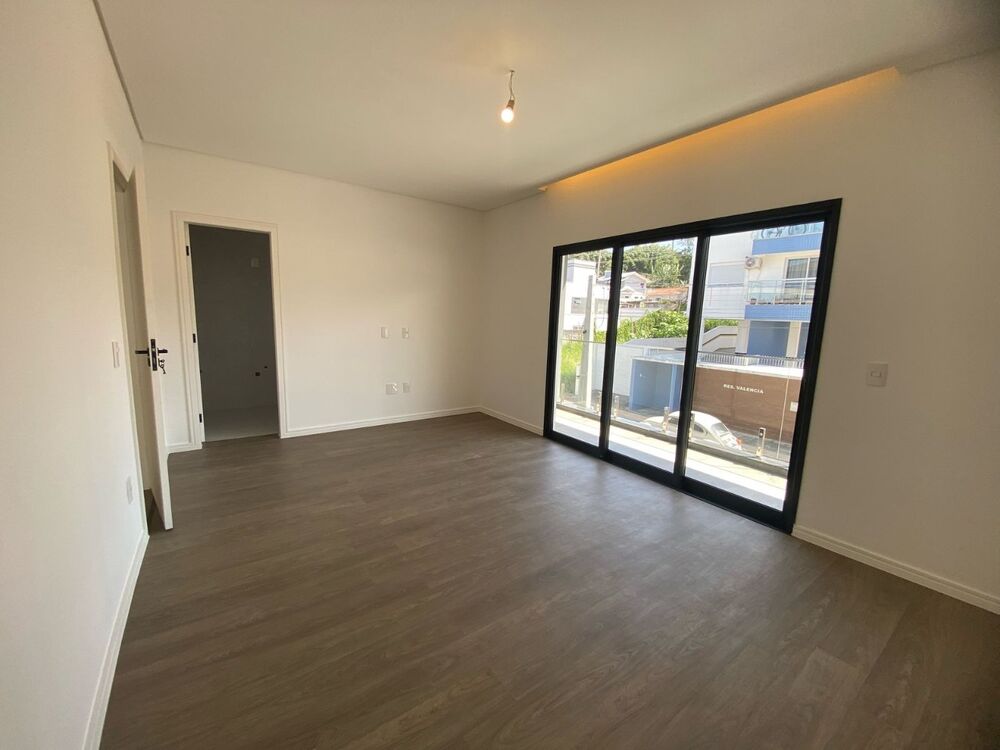 Casa à venda com 3 quartos, 14456m² - Foto 9
