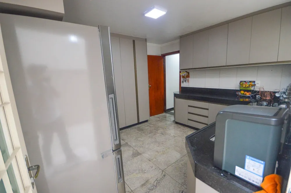 Casa, 4 quartos, 225 m² - Foto 8
