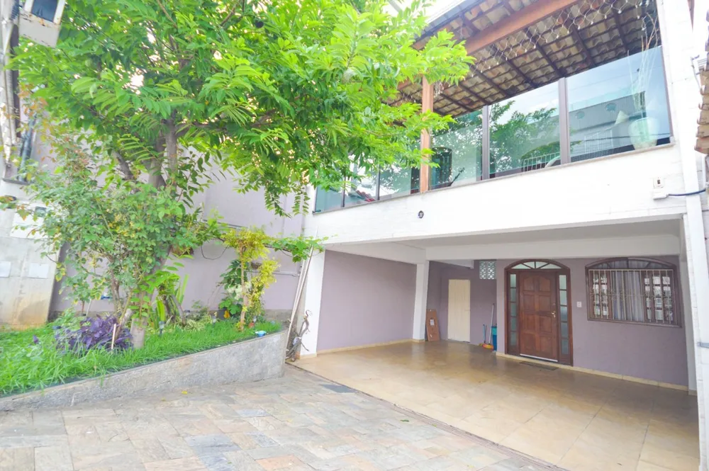 Casa, 4 quartos, 225 m² - Foto 1