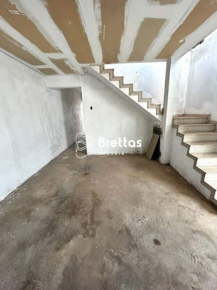 Casa, 3 quartos, 250 m² - Foto 2