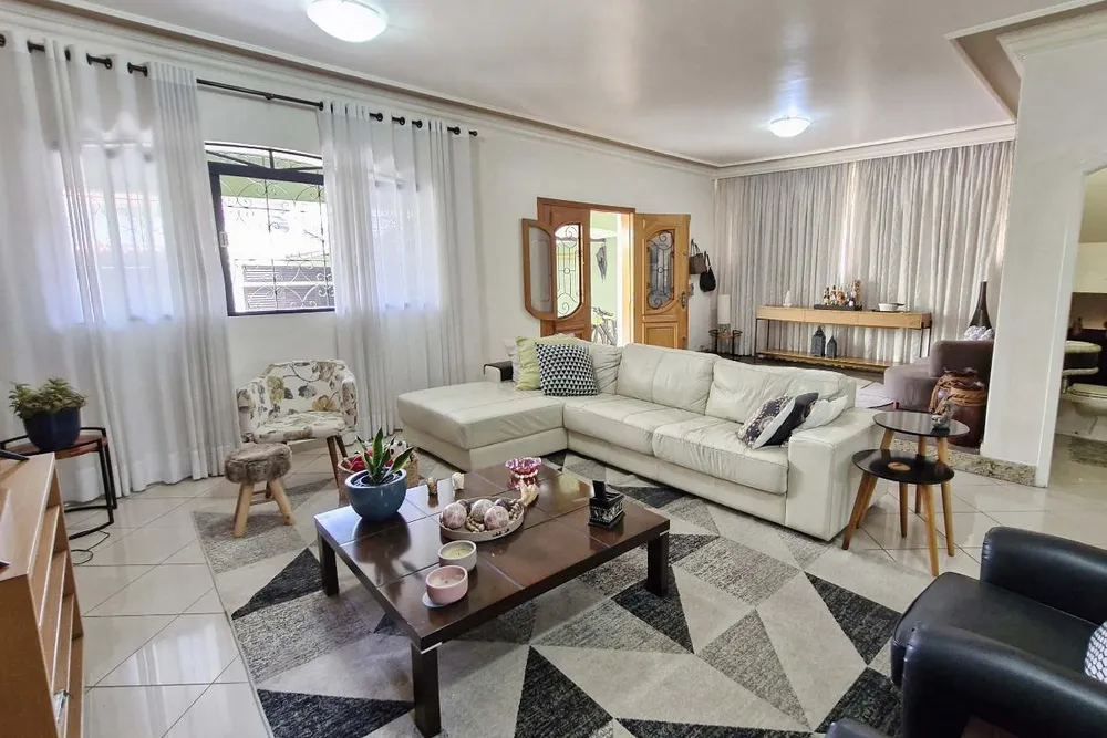 Casa, 3 quartos, 269 m² - Foto 2