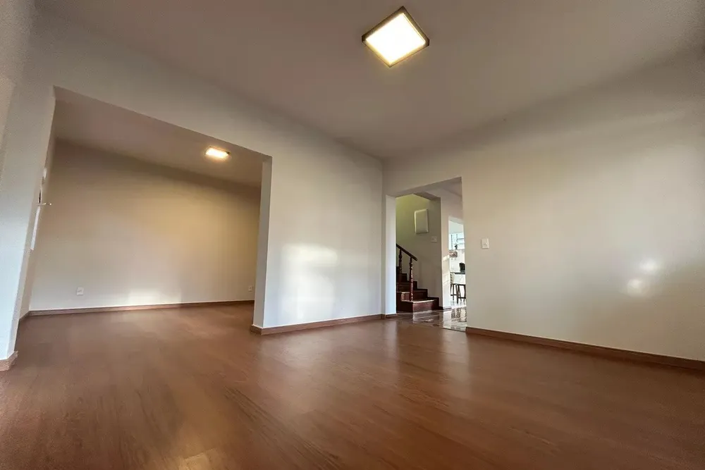 Casa, 4 quartos, 217 m² - Foto 1
