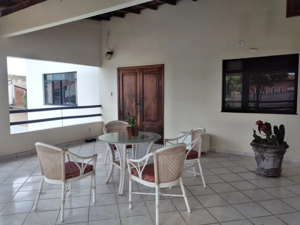 Casa, 4 quartos, 259 m² - Foto 1
