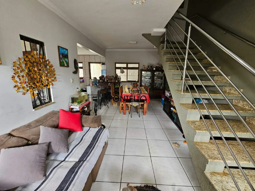 Casa, 3 quartos, 135 m² - Foto 2