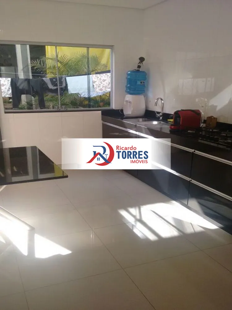 Casa, 3 quartos, 210 m² - Foto 2
