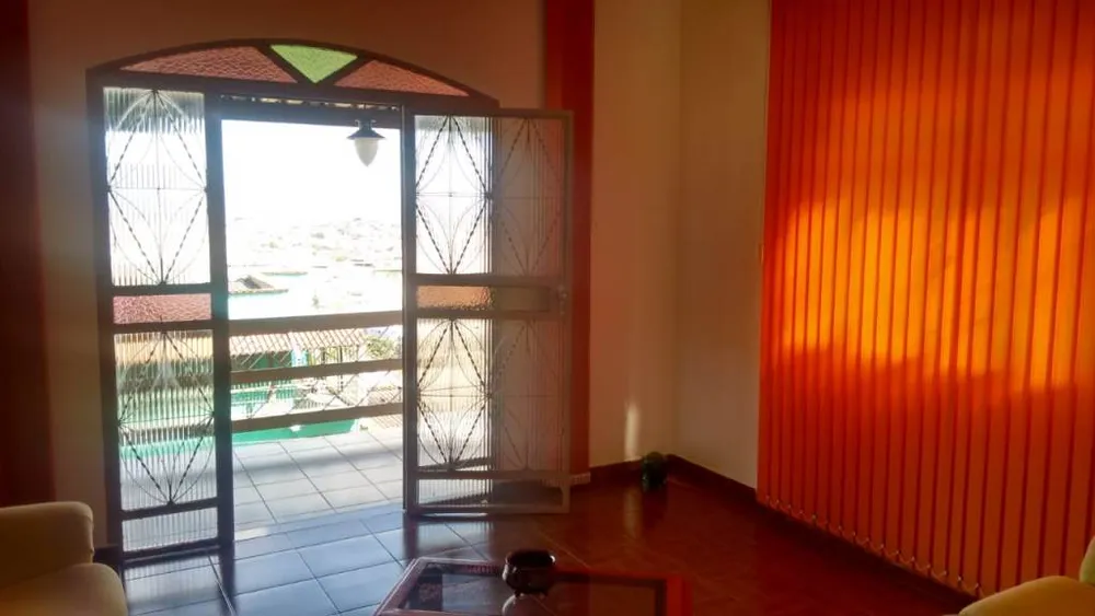 Casa, 4 quartos, 360 m² - Foto 1