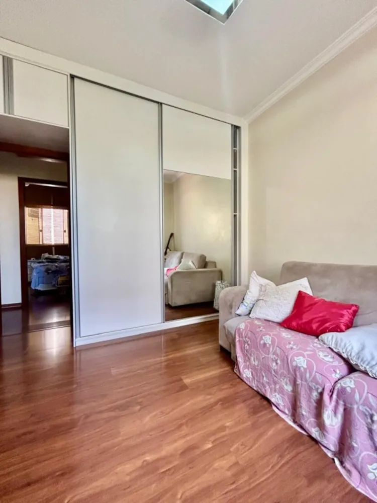 Casa, 4 quartos, 243 m² - Foto 11