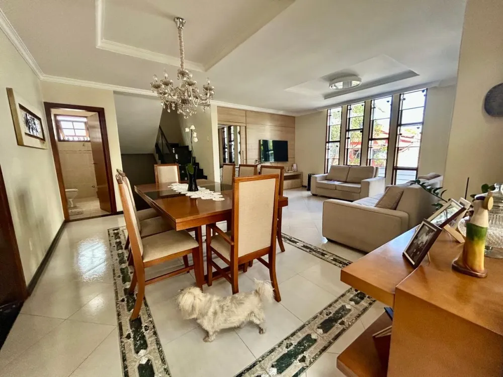 Casa, 4 quartos, 243 m² - Foto 2