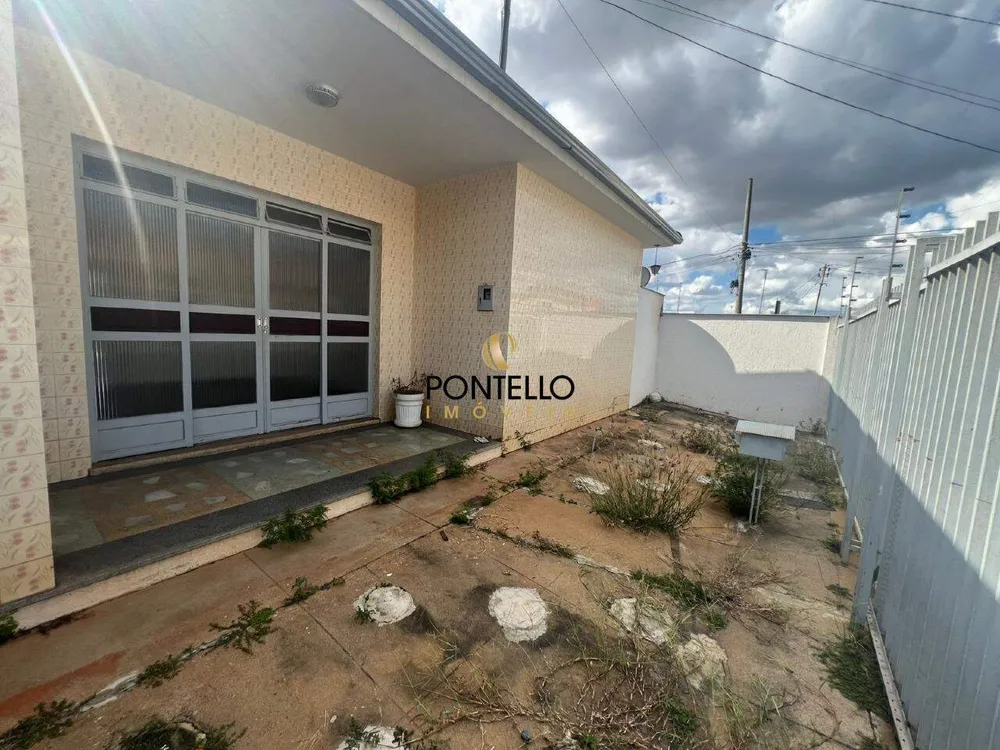 Casa, 3 quartos, 200 m² - Foto 1