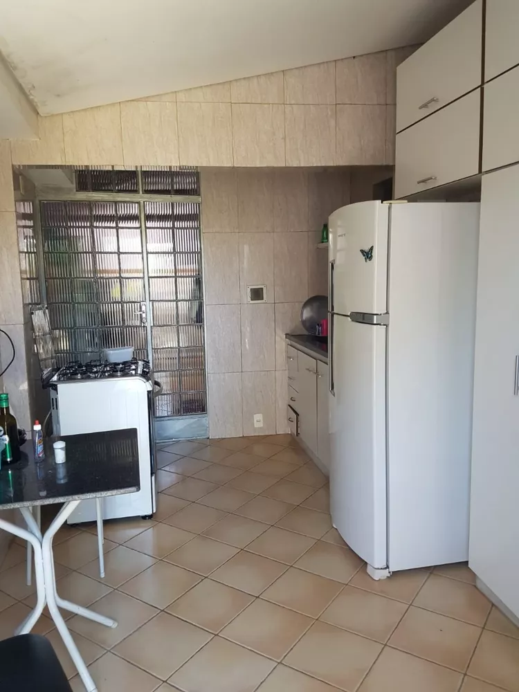 Casa à venda com 3 quartos, 146m² - Foto 4