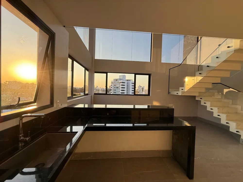 Cobertura, 3 quartos, 195 m² - Foto 2