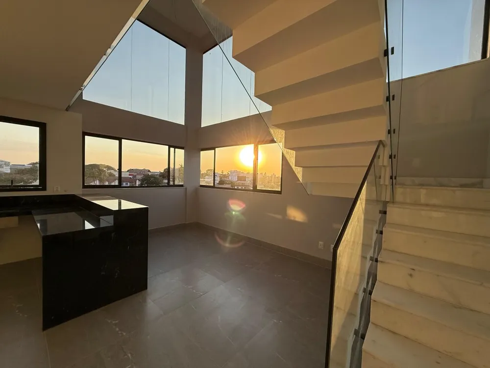 Cobertura, 3 quartos, 195 m² - Foto 1