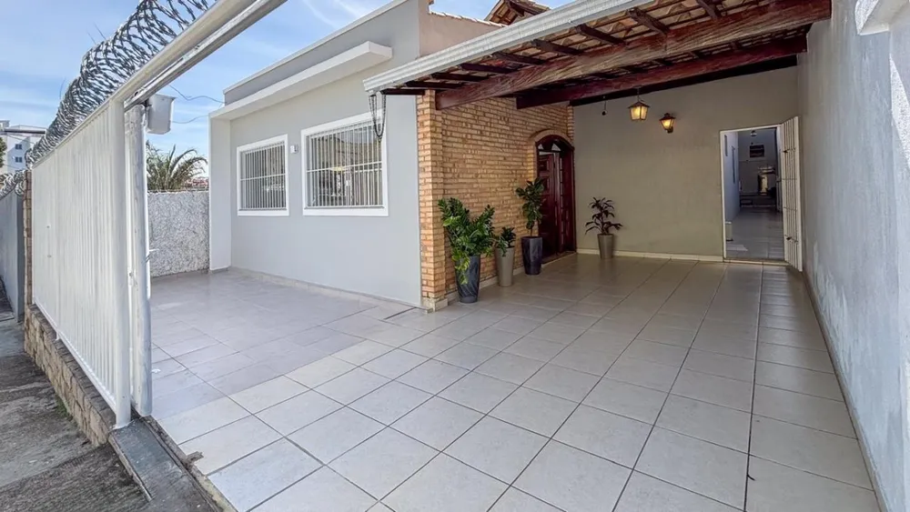 Casa, 3 quartos, 275 m² - Foto 1
