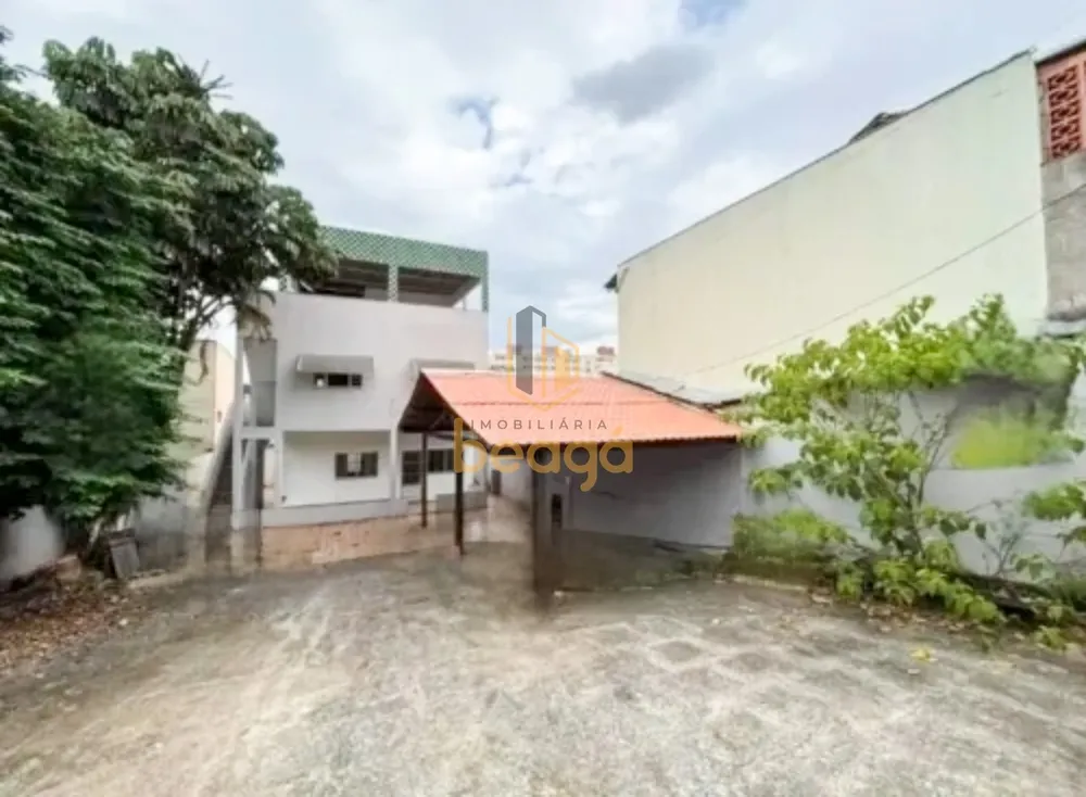 Casa, 4 quartos, 227 m² - Foto 1