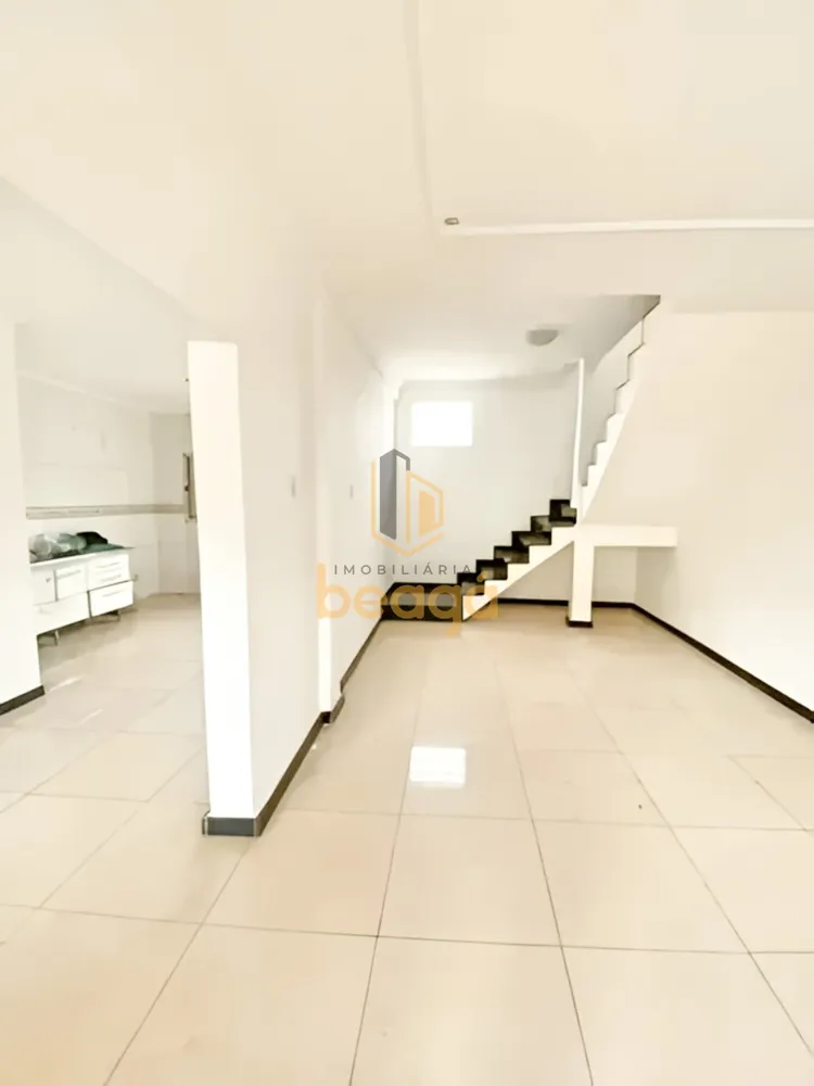 Casa, 4 quartos, 227 m² - Foto 3