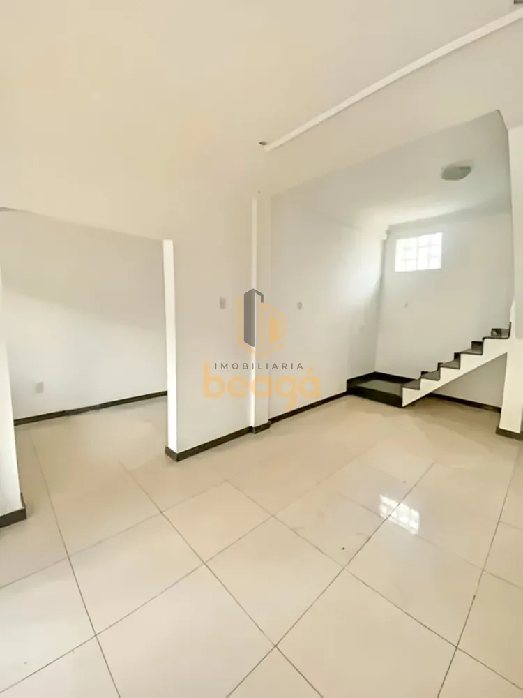 Casa, 4 quartos, 227 m² - Foto 1