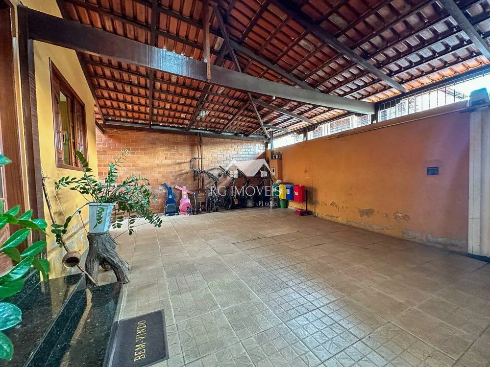 Casa, 5 quartos, 244 m² - Foto 2