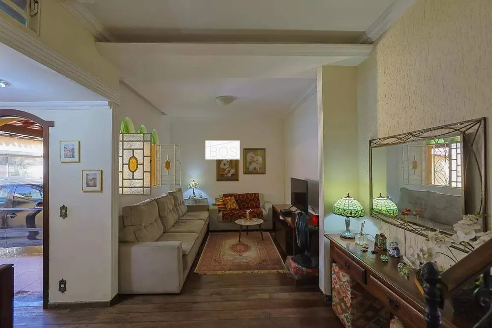 Casa, 4 quartos, 240 m² - Foto 1