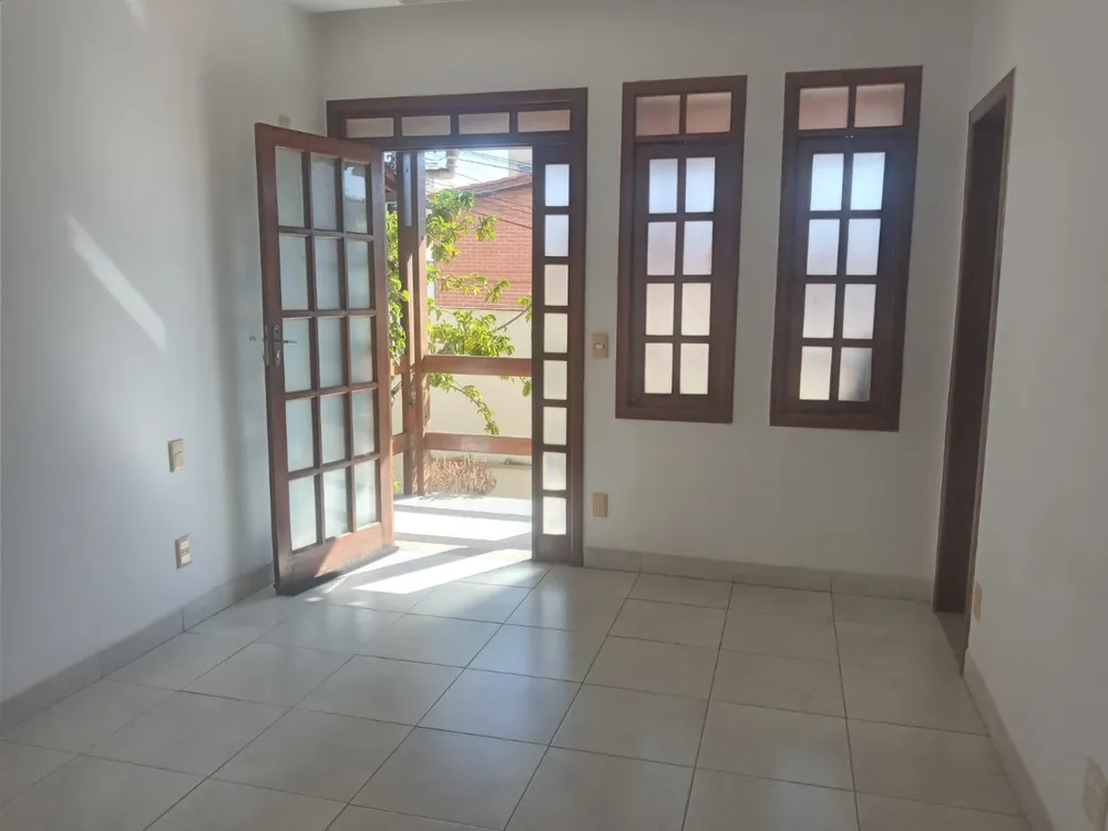 Casa, 4 quartos, 252 m² - Foto 2