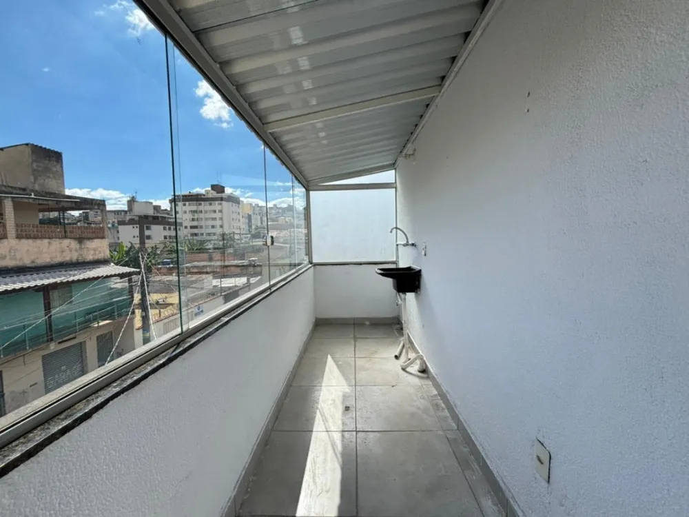 Casa, 3 quartos, 246 m² - Foto 2