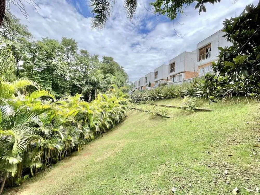 Casa de Condomínio à venda com 3 quartos, 207m² - Foto 13