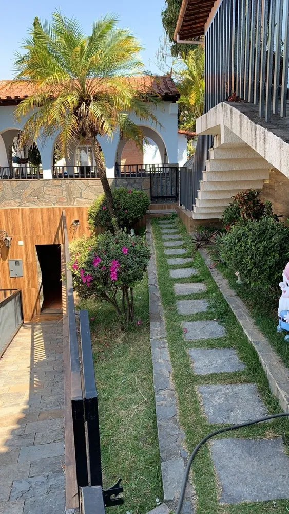 Casa, 4 quartos, 235 m² - Foto 1
