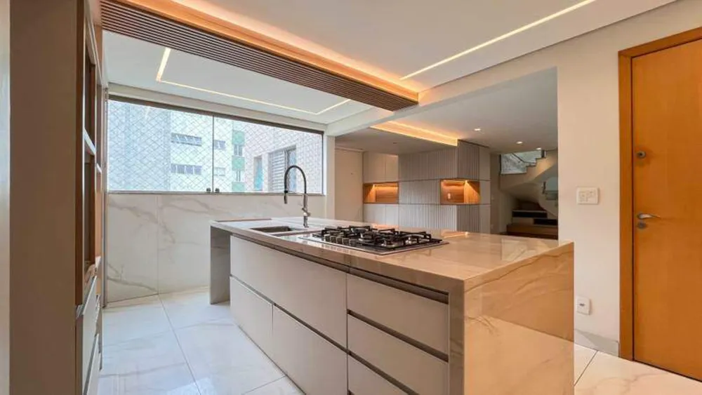 Cobertura, 3 quartos, 220 m² - Foto 2