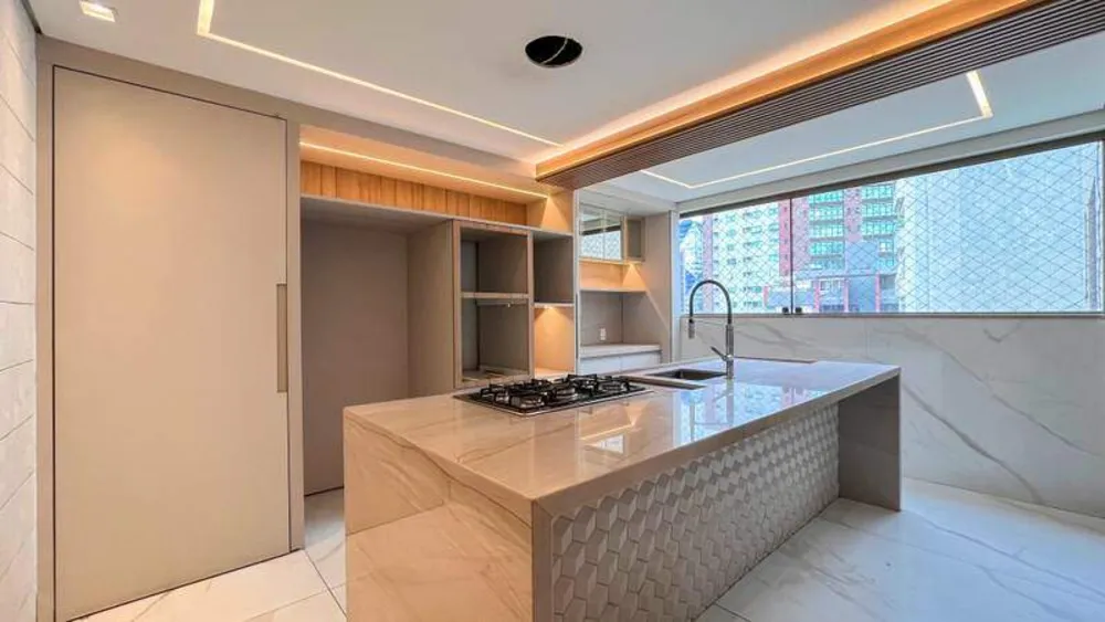 Cobertura, 3 quartos, 220 m² - Foto 1
