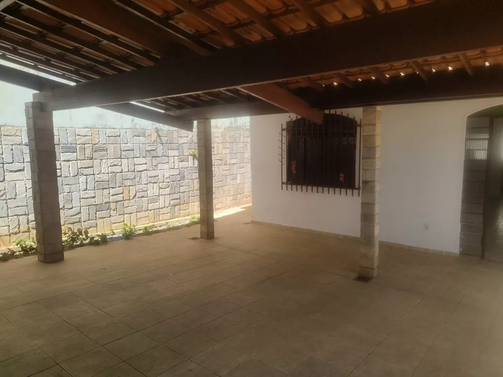 Casa à venda com 2 quartos, 160m² - Foto 2