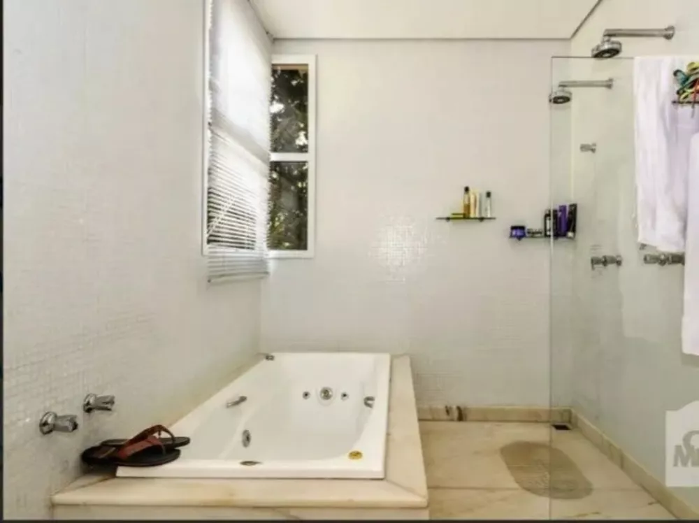 Casa de Condomínio para alugar com 5 quartos, 640m² - Foto 14