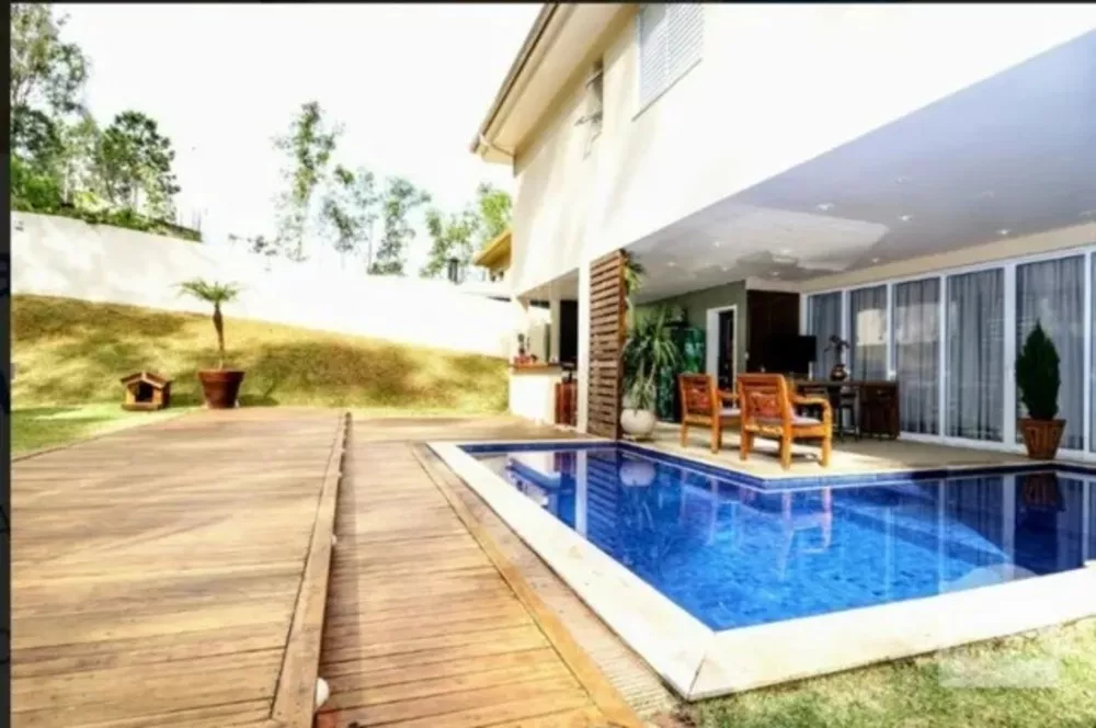 Casa de Condomínio para alugar com 5 quartos, 640m² - Foto 13