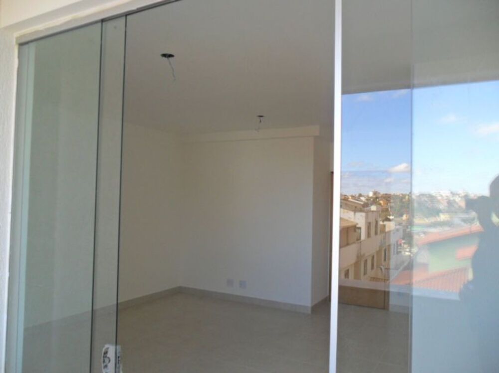 Apartamento para alugar com 3 quartos, 90m² - Foto 2