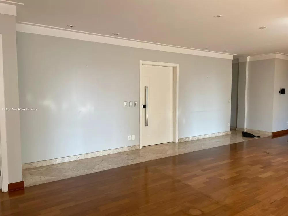 Apartamento à venda com 4 quartos, 252m² - Foto 8