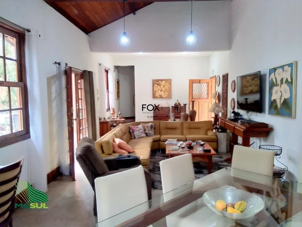Casa, 5 quartos, 236 m² - Foto 1