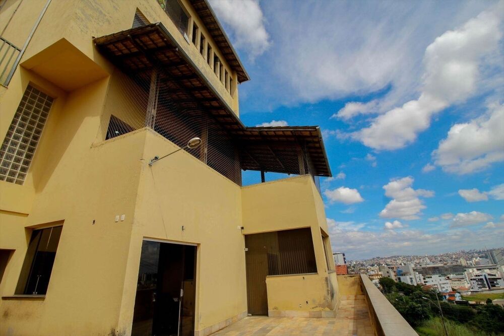 Casa à venda com 5 quartos, 1100m² - Foto 7