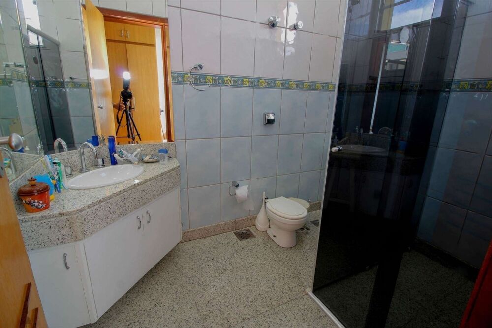 Casa à venda com 5 quartos, 1100m² - Foto 4
