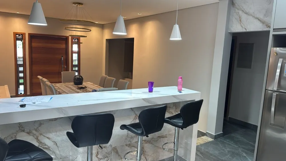 Casa, 4 quartos, 259 m² - Foto 1