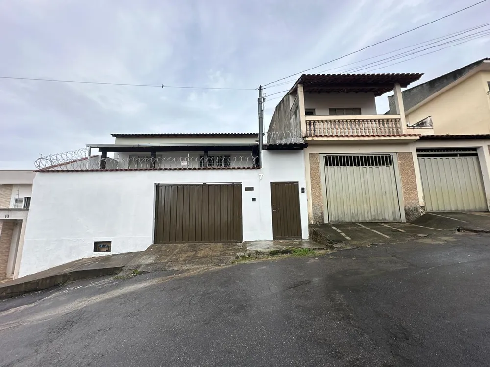 Casa, 4 quartos, 230 m² - Foto 1