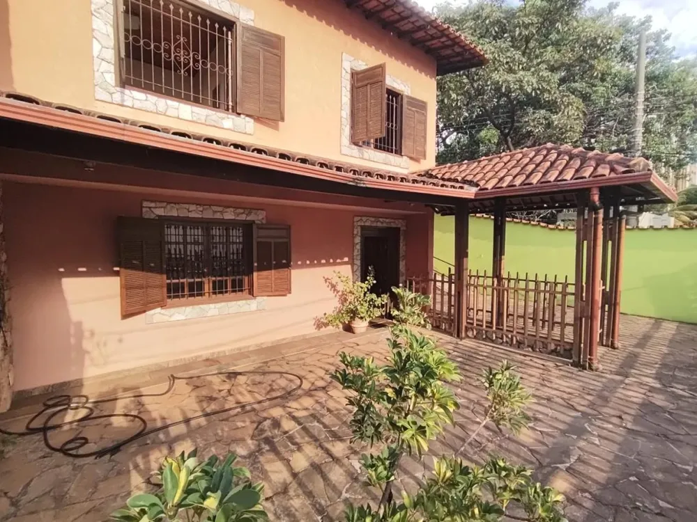 Casa, 3 quartos, 300 m² - Foto 1