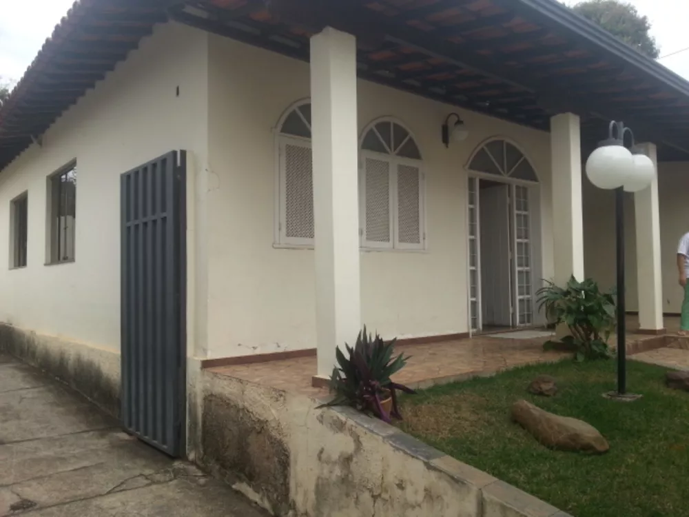 Casa à venda com 4 quartos, 330m² - Foto 3