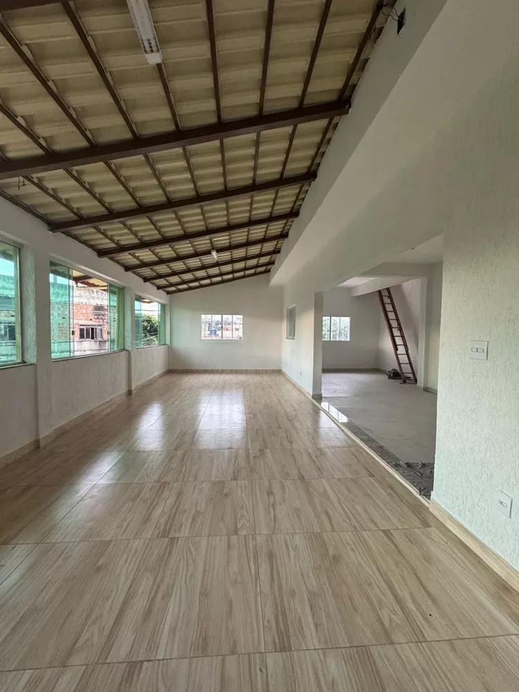 Casa para alugar com 4 quartos, 360m² - Foto 1