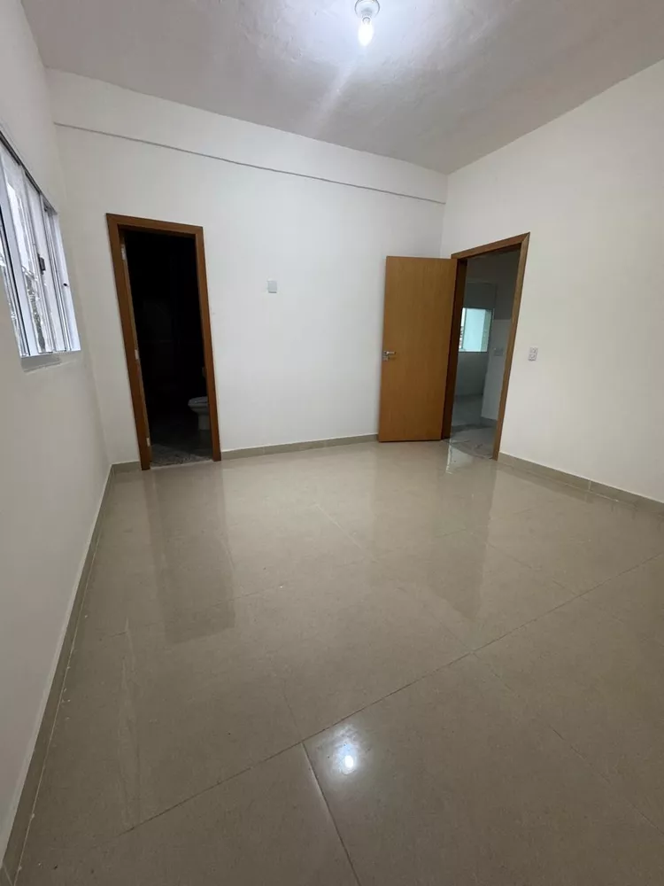 Casa para alugar com 4 quartos, 360m² - Foto 11