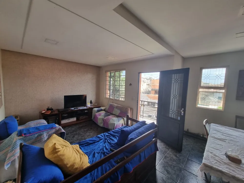 Casa, 3 quartos, 243 m² - Foto 1