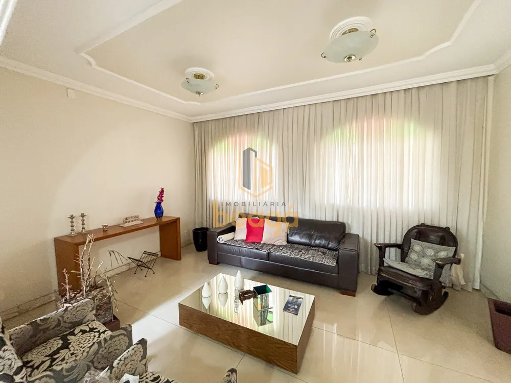 Casa, 3 quartos, 219 m² - Foto 4